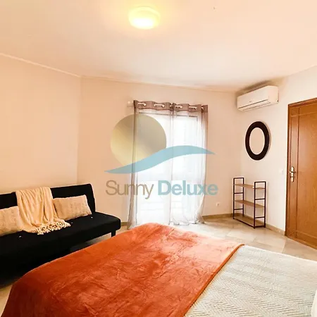 Golfinho By Sunny Deluxe Villa