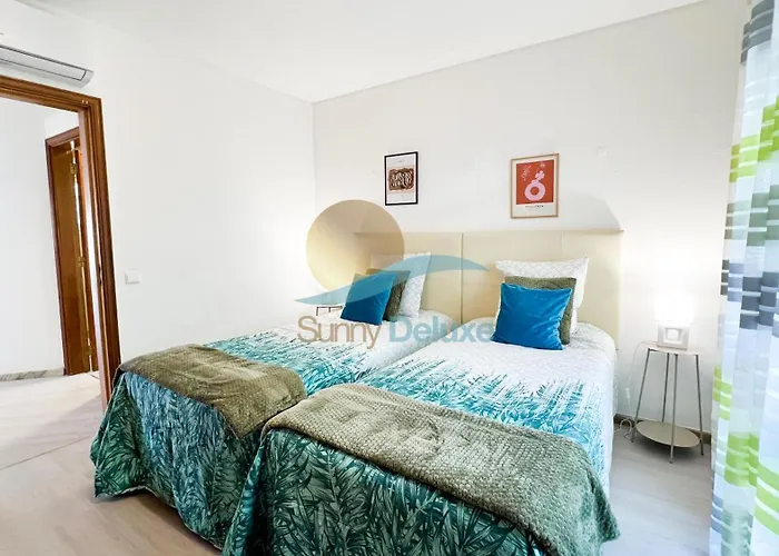 Golfinho By Sunny Deluxe Villa